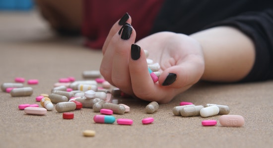 addiction-adult-capsule-capsules-271171 (1)